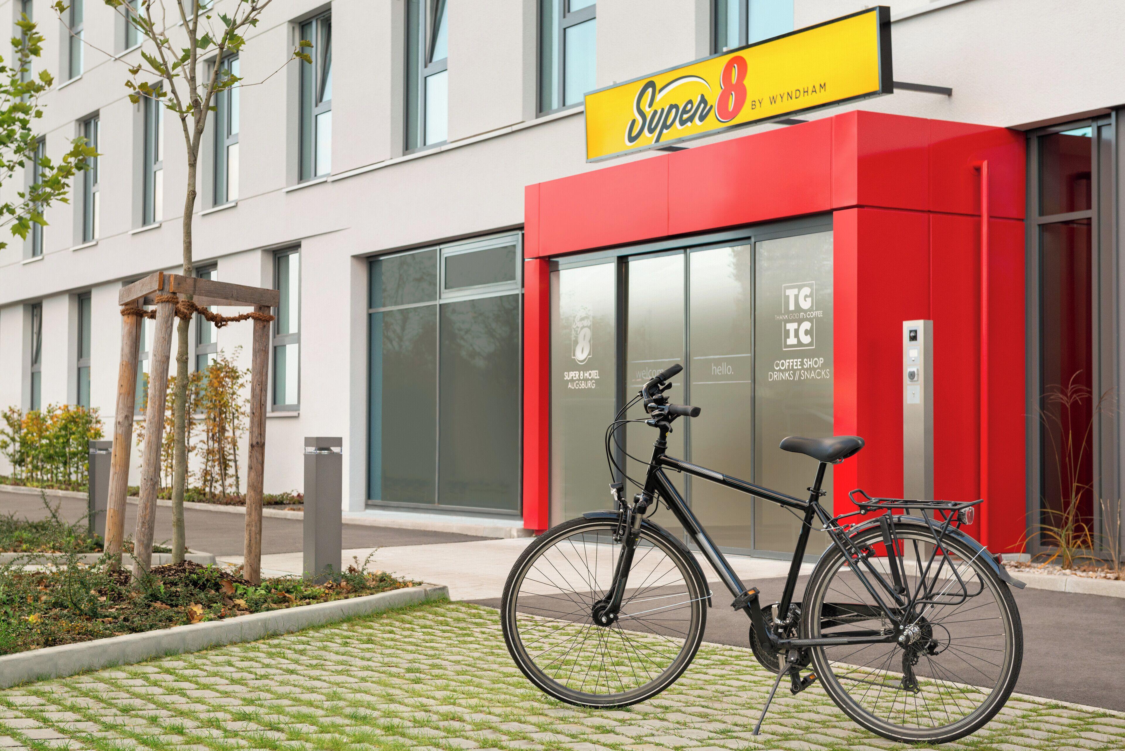 Super 8 By Wyndham Munich City North, Munich